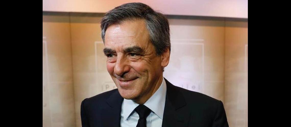 Francois Fillon sumoacute  una nueva denuncia 