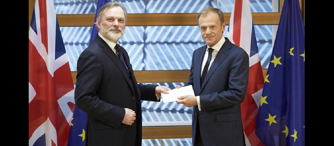 El Reino Unido entregoacute a  la UE la carta del Brexit