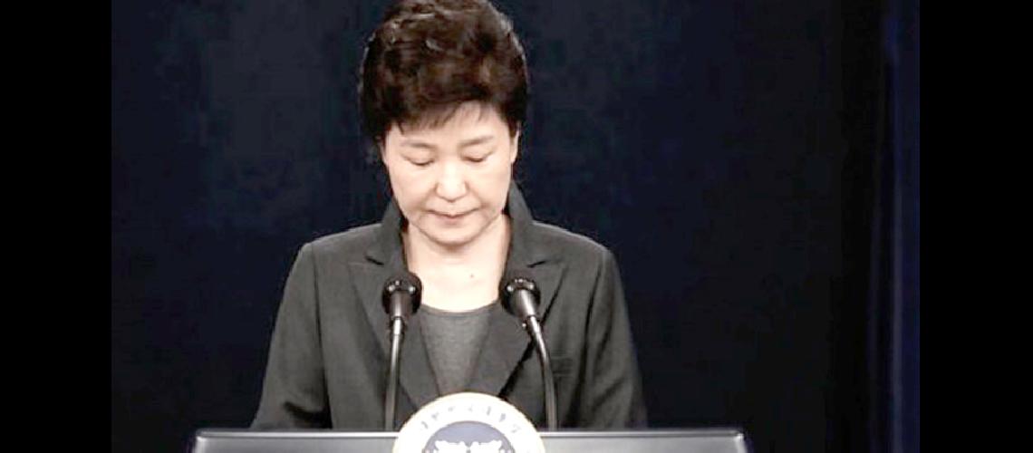 Arrestaron a la ex presidenta Park Geun-hye tras una maratoacutenica sesioacuten