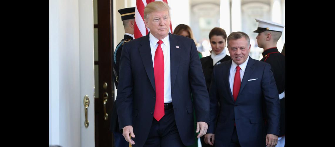 Trump se reuacutene con el presidente de China