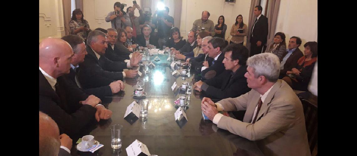 Morales se reunioacute con autoridades de la UNJu