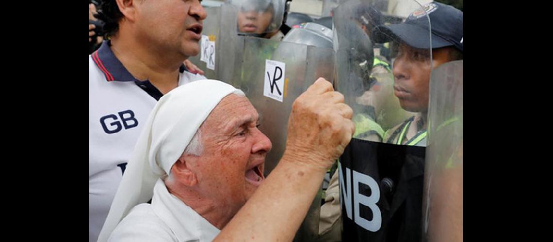 La Policiacutea impidioacute  una marcha  de los jubilados