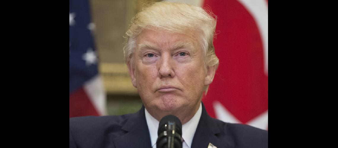 Crece la presioacuten sobre el presidente Donald Trump 