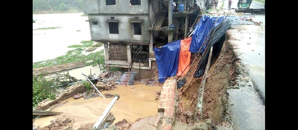 Se elevoacute a 148  la cifra de muertos  en Bangladesh