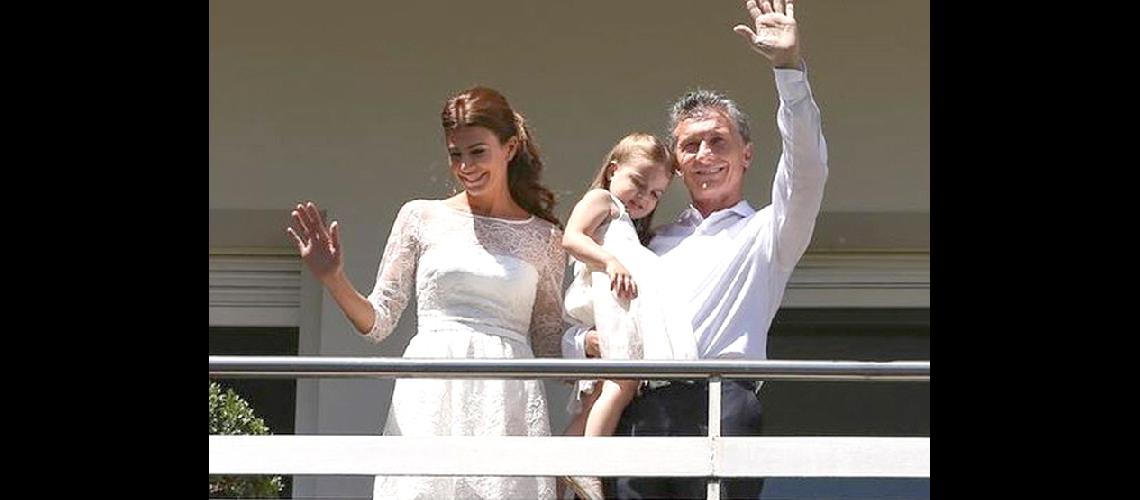 El presidente Macri saludoacute a los padres