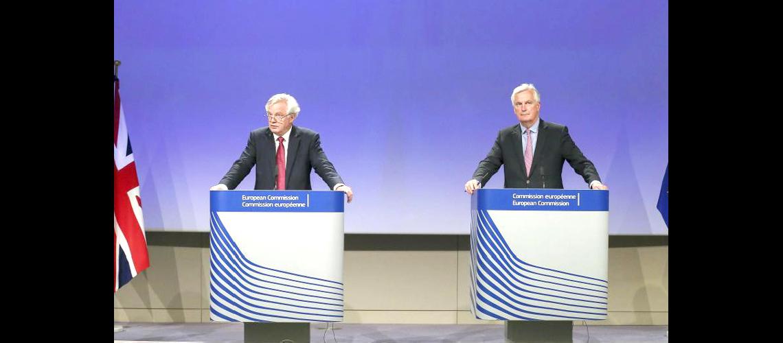 La UE y Londres definen  como se realizaraacute el Brexit