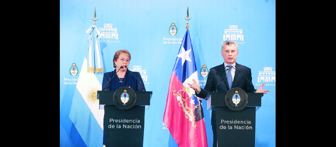 Macri viaja a Chile para reunirse con Bachelet