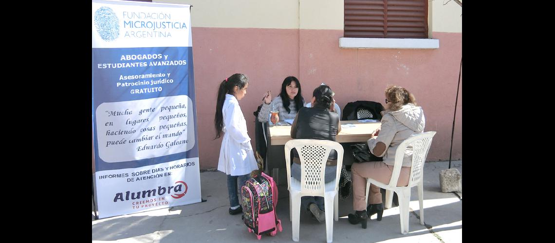 Llega al interior Asesoriacutea  Legal Comunitaria 