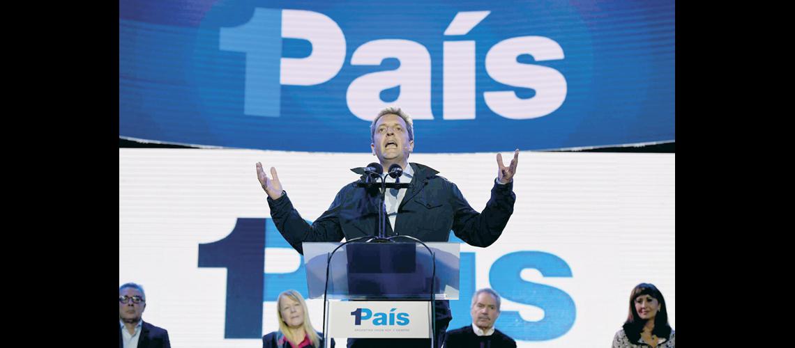 Massa duro con Macri y Cristina en lanzamiento de su campantildea