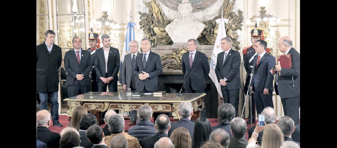 Macri puso en funciones a los nuevos ministros