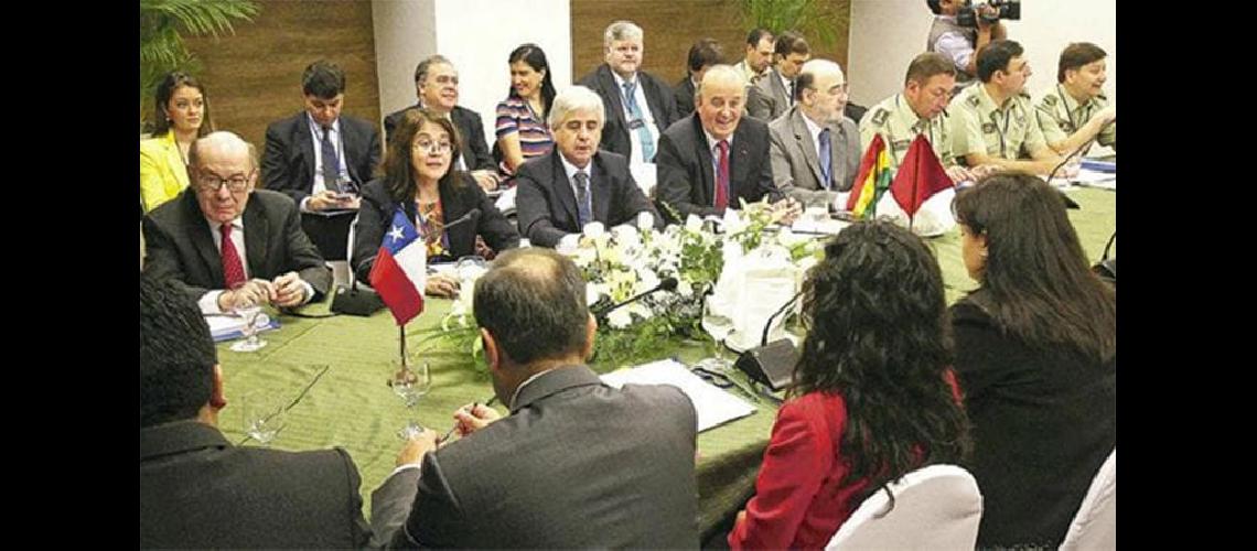 Bolivia y Chile  acuerdan diaacutelogo tras  incidentes fronterizos