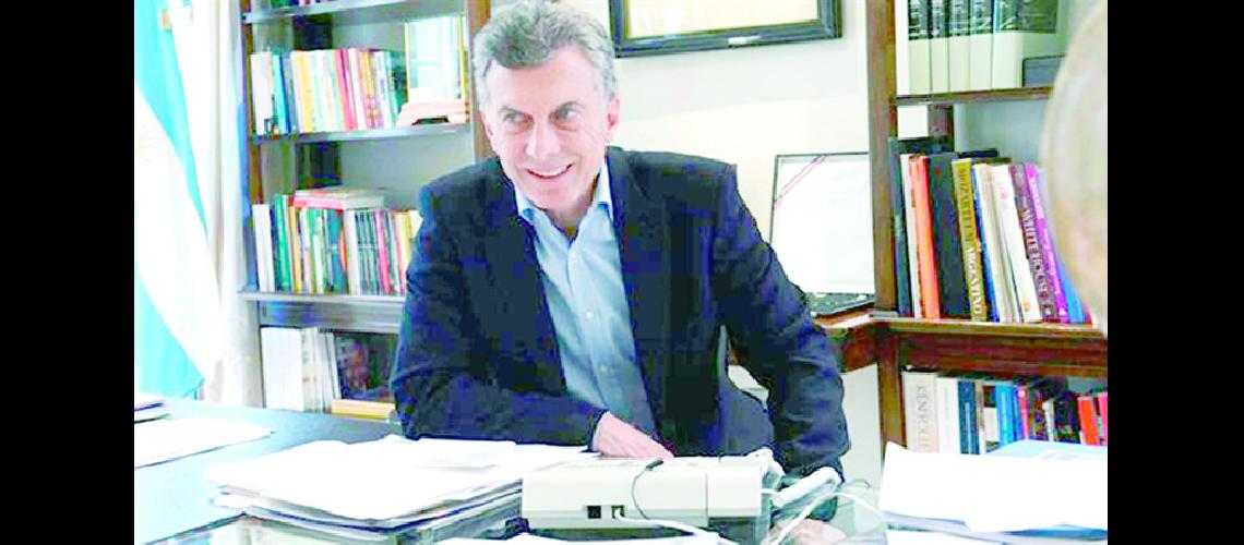 Macri va a #147retirarle#148 a Maduro orden del General San Martiacuten