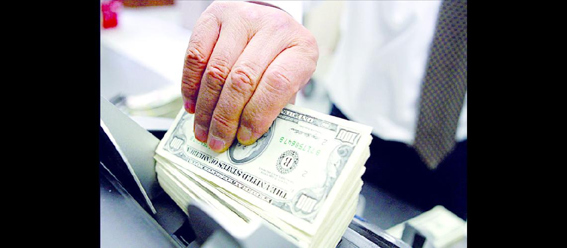 El Banco Central no pudo detener la suba del doacutelar