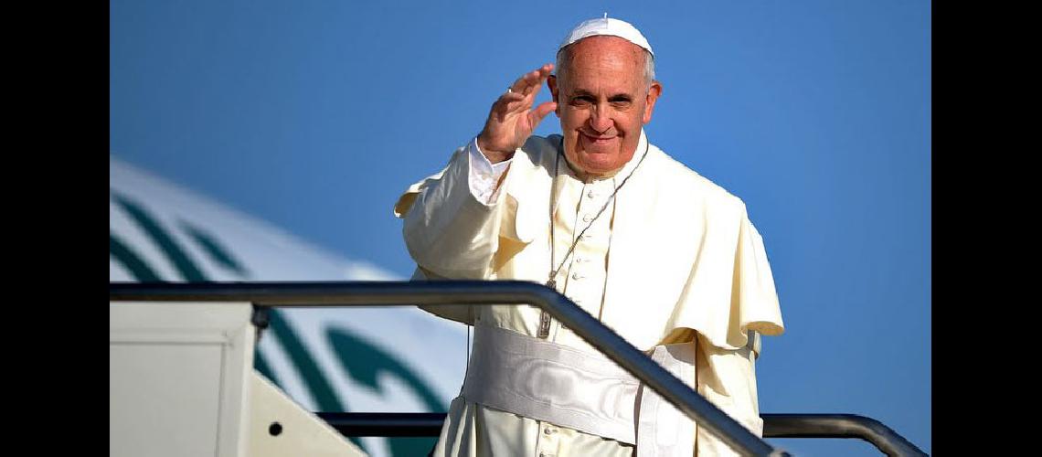 Francisco llega a Colombia a dar el #147primer paso#148 hacia la paz