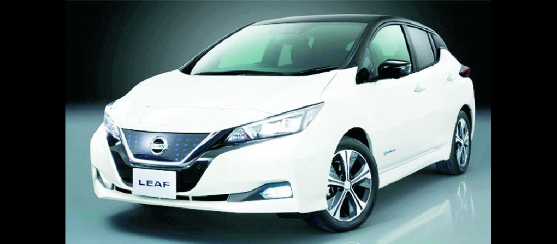 Nissan presentoacute la segunda generacioacuten del Leaf  