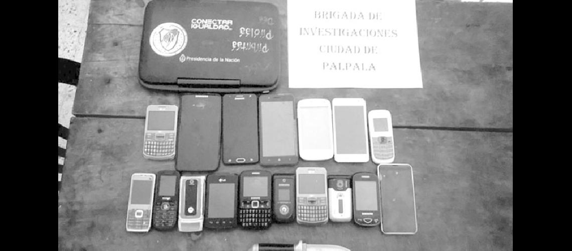 Incautaron computadoras teleacutefonos celulares y armas