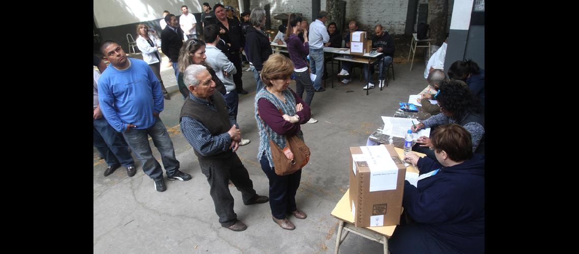 Aumentoacute la cantidad de ciudadanos que fue a votar respecto de las PASO