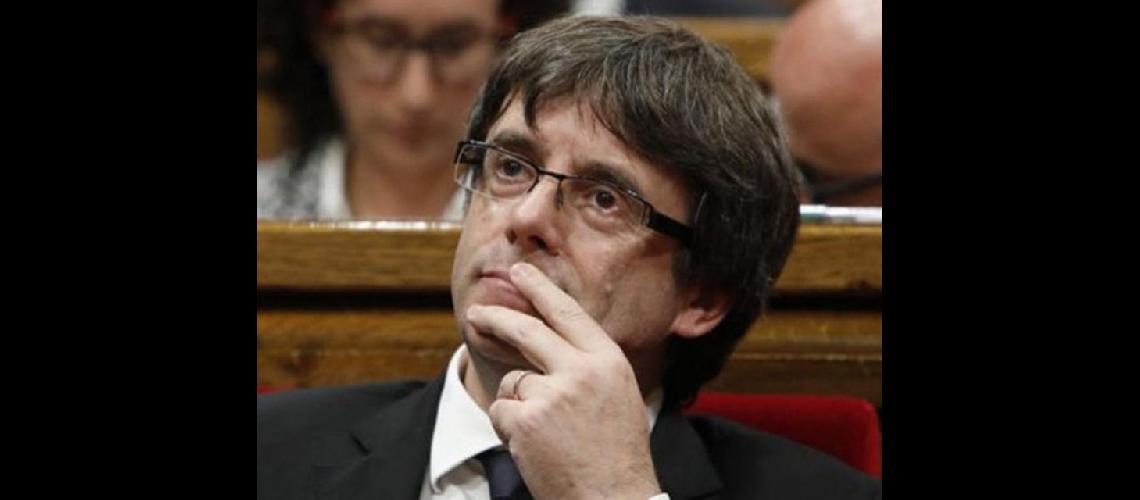 El Parlamento catalaacuten decidiraacute sobre una posible intervencioacuten 