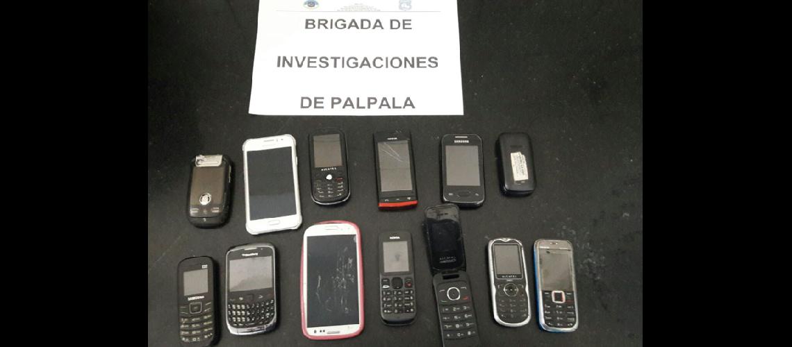 Detuvieron a un hombre y secuestraron varios celulares
