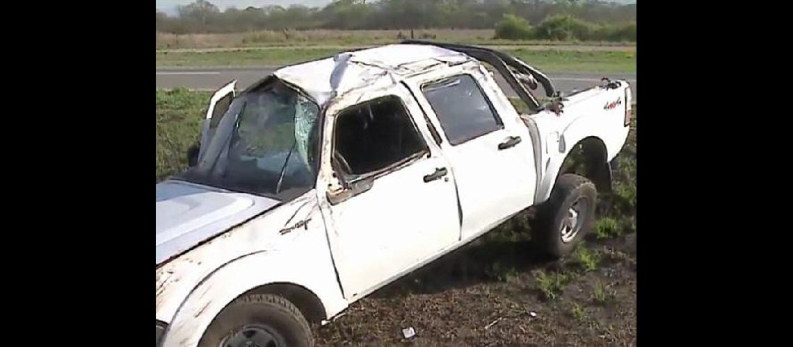 Sindicalistas volcaron al evitar una grave colisioacuten