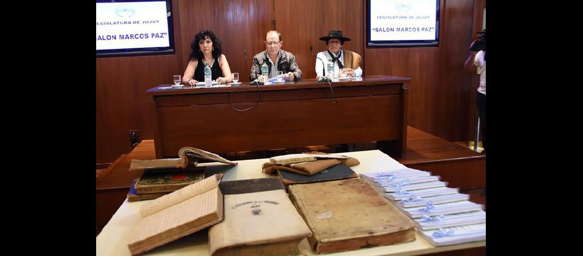 Expusieron documentos de la primera Legislatura