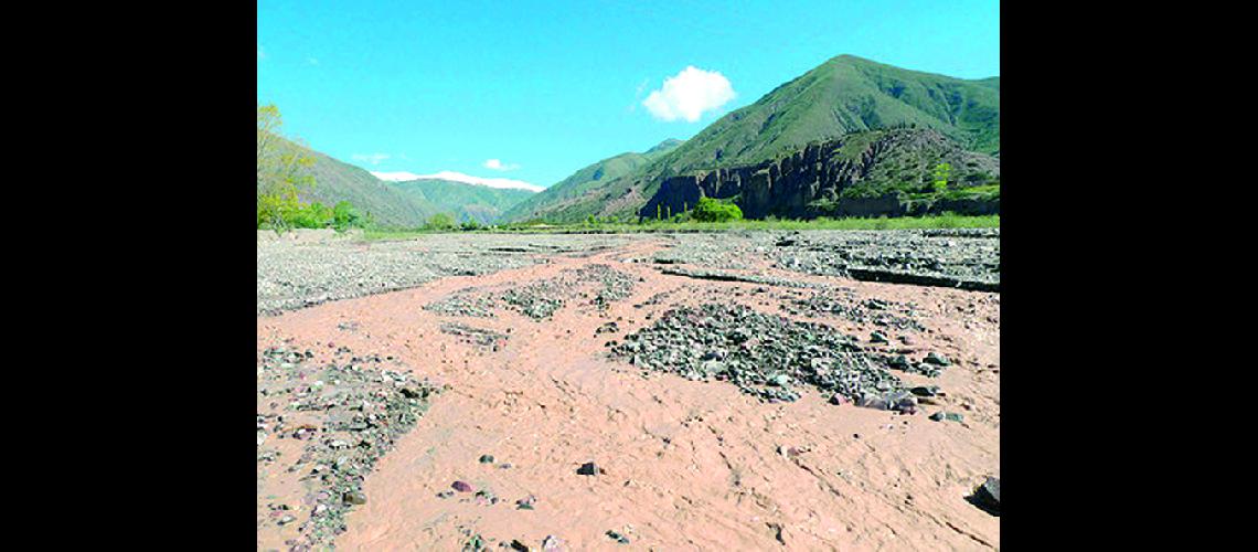 Realizaraacuten autopsia a restos oacuteseos hallados en playa del riacuteo Juella