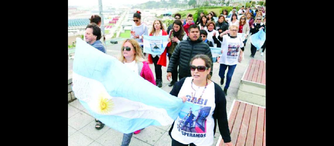 Familiares de los  tripulantes pidieron reunirse con la jueza 