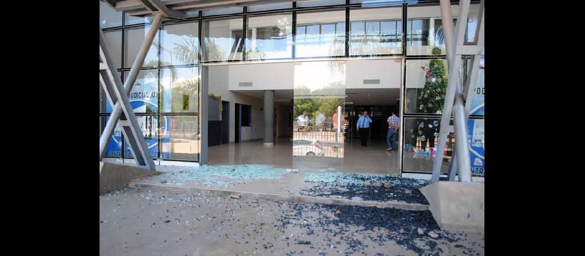 Violento ataque al Centro Judicial de San Pedro