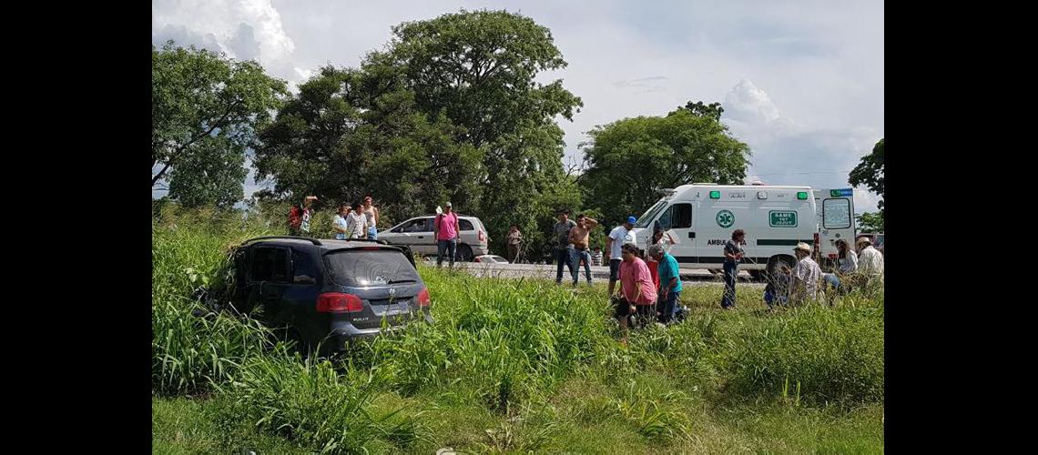 Choque entre colectivo y un auto deja un hombre muerto