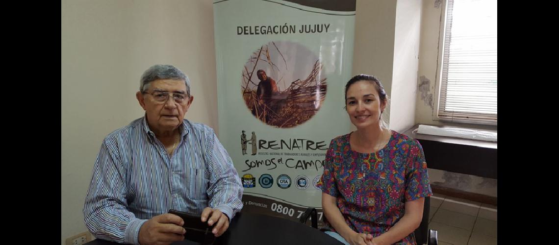 Simplifican los traacutemites y modernizan la Libreta de Trabajo Rural