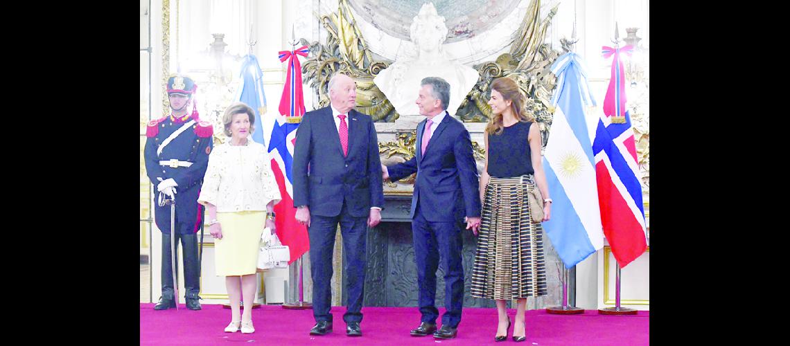 Los reyes de Noruega visitaron al Presidente