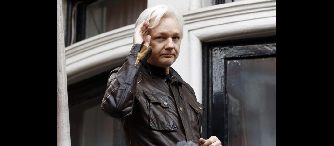 Embajada de Ecuador deja sin internet a Julian Assange
