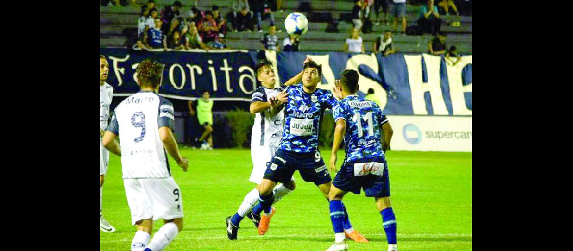 Gimnasia perdioacute y no pudo trepar a la punta