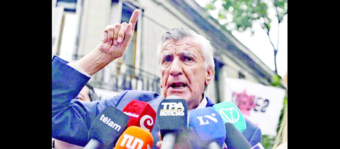 Gioja apuntoacute al Gobierno y  llamoacute a un Congreso para mayo 