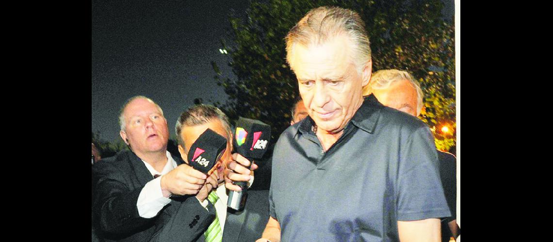 Oil Combustibles de Loacutepez  cerca de la #147Quiebra#148