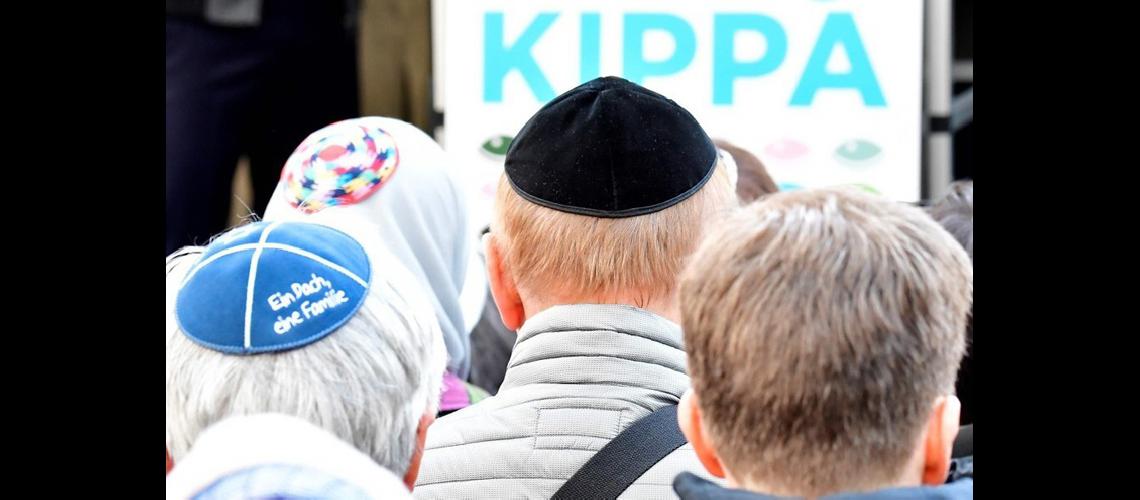 Los alemanes protestan contra  las agresiones antisemitas 
