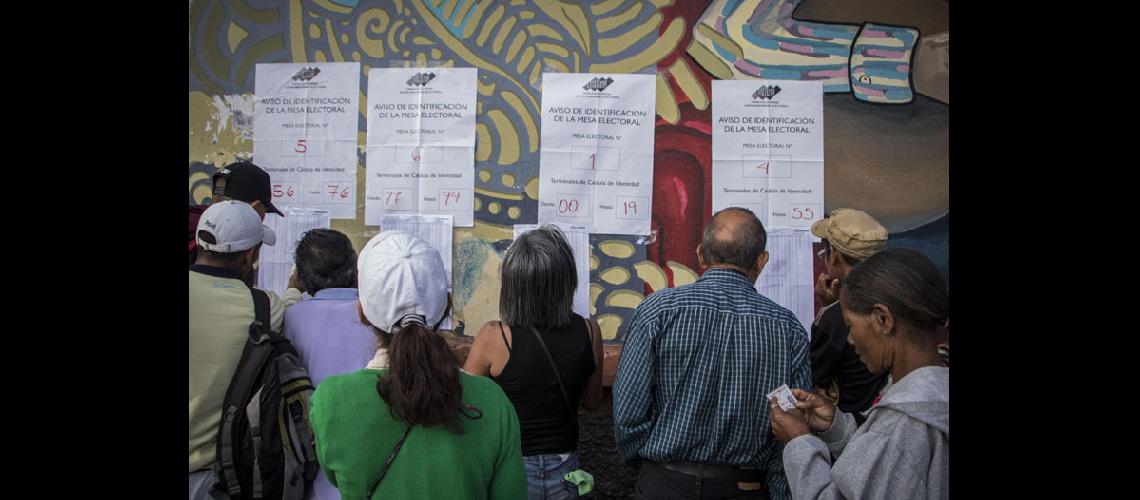 Moderada asistencia  a las urnas  venezolanas 
