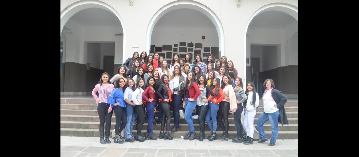 iexclEl Colegio Nacional Ndeg1 celebraraacute hoy su eleccioacuten reina
