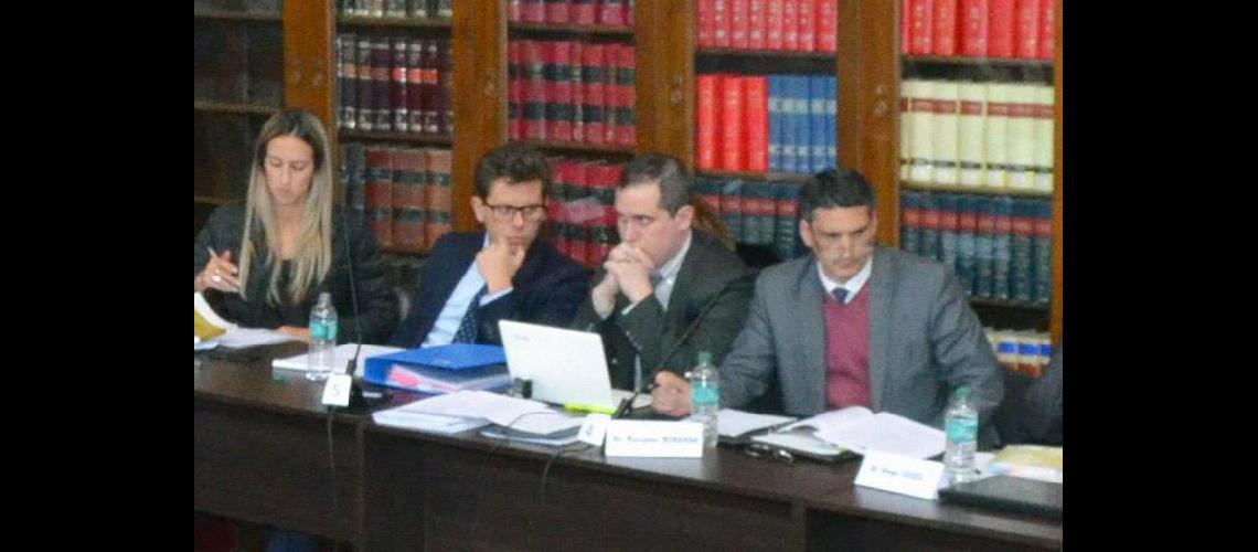 Millon Quintana cruzoacute al abogado Cabezas que pidioacute su inhibitoria