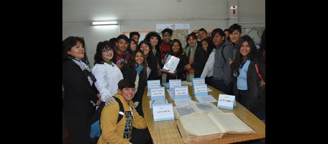 Estudiantes realizaron visita al  Archivo Legislativo de Jujuy