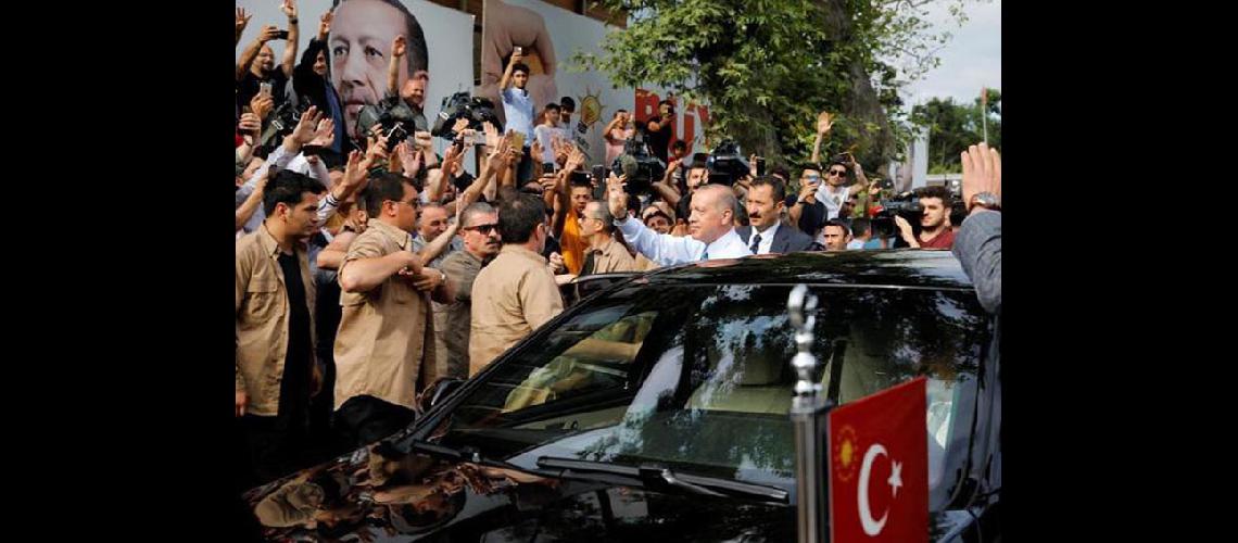 Erdogan conquistoacute la  mayoriacutea de los escantildeos