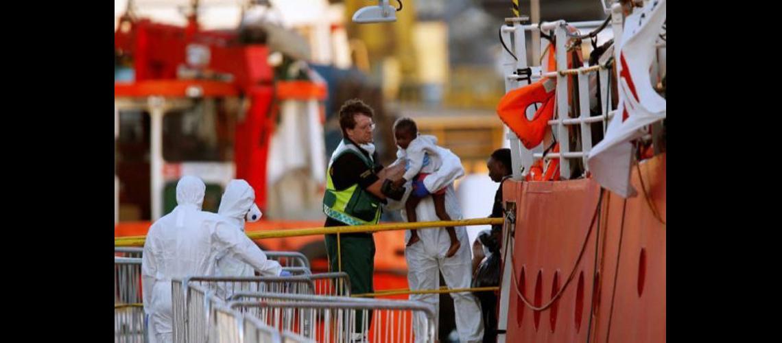 El #147Lifeline#148atracoacute con  inmigrantes en Malta 