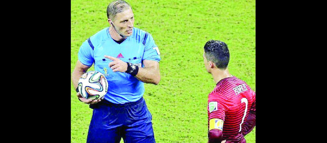 Pitana dirigiraacute  la final de la  Copa del Mundo