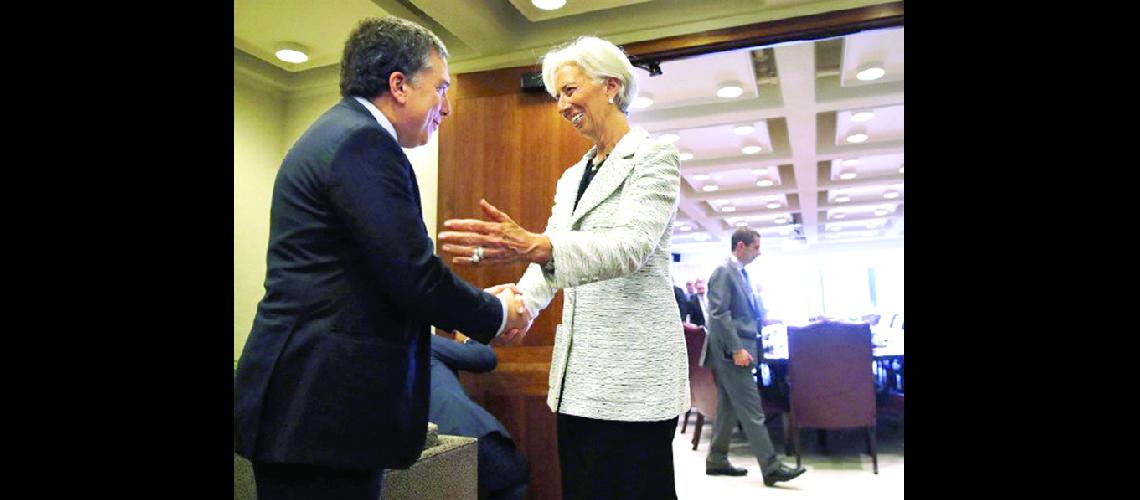 El FMI pidioacute frenar la  baja a las retenciones