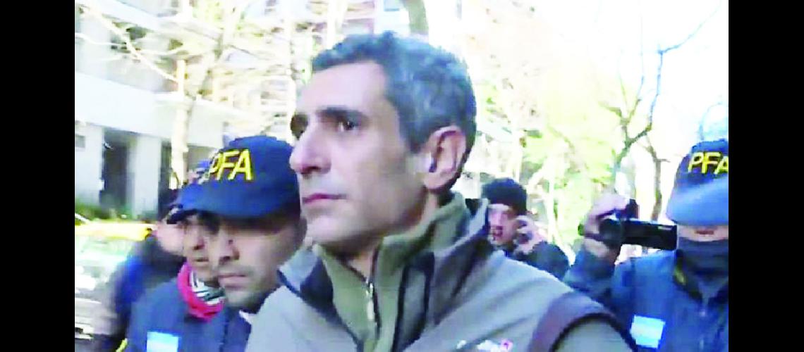 Ola de detenciones de ex funcionarios  #147K#148 por corrupcioacuten 