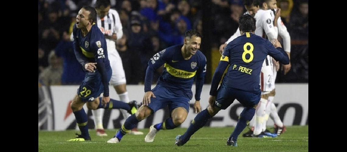 Boca expuso su jerarquiacutea  en la Bombonera
