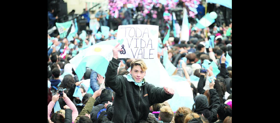 El Senado rechazoacute la  legalizacioacuten del aborto