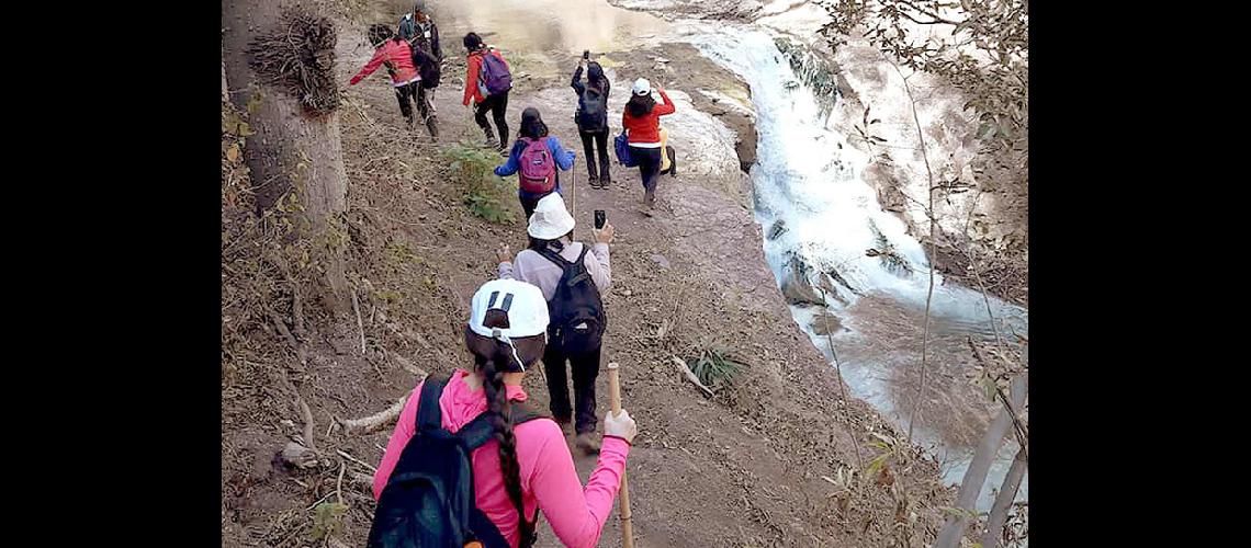 Termas del Riacuteo Jordaacuten  recibioacute el trekking