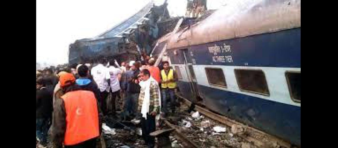 Murieron 50 personas atropelladas por un tren