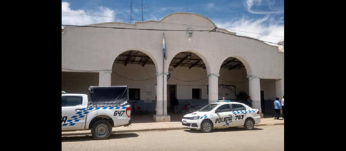 Fue a visitar a su tiacuteo y lo halloacute muerto al costado de la ruta
